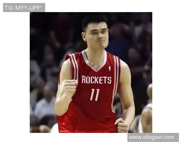 钱德勒与姚明的CBA传奇对决：重温篮球场上的巅峰时刻与友谊故事