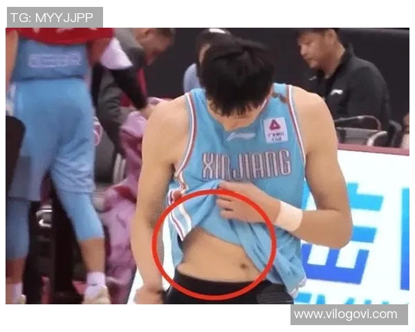 足球明星腹肌对比大揭秘谁的腹肌更完美引发热议与讨论